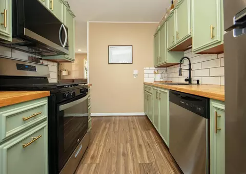Kitchen - 1181 E Mitchell, Waterloo, IA 50702 photo 2 of 2