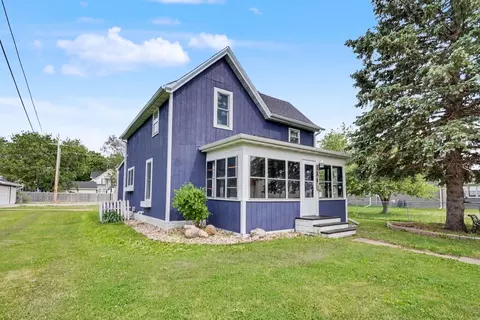 326 2nd St, Dike, IA 50624