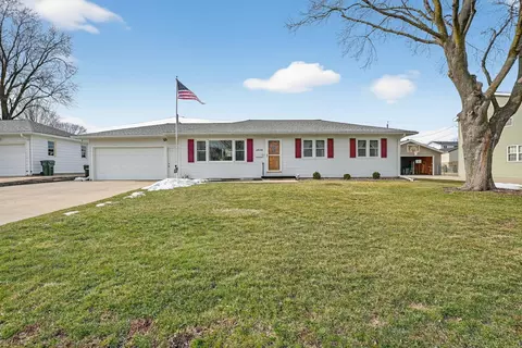 2648 Saratoga Dr, Waterloo, IA 50702