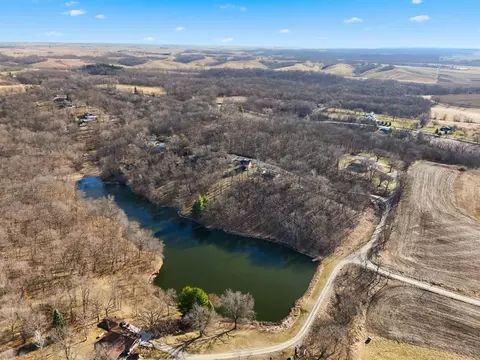 2481 127th Dr, Marengo, IA 52301