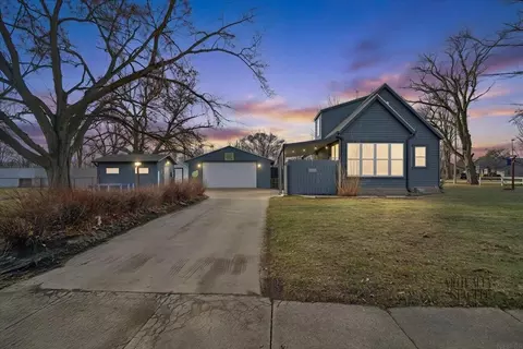 1012 Central Ave, Evansdale, IA 50707