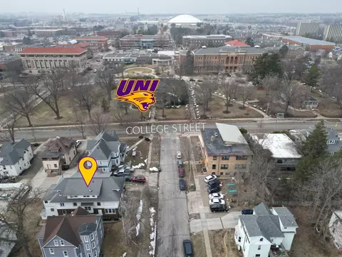 810 W 25th St, Cedar Falls, IA 50613