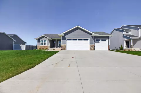 1634 Dalton St, Jesup, IA 50648