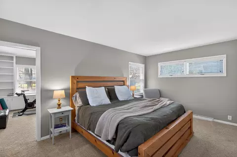 Bedroom - 210 Ivanhoe Rd, Waterloo, IA 50701 photo 3 of 7