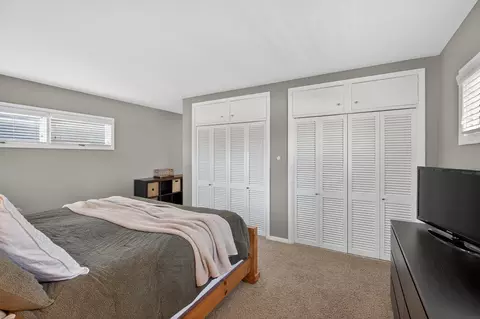 Bedroom - 210 Ivanhoe Rd, Waterloo, IA 50701 photo 2 of 7