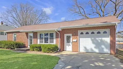 129 Acadia St, Waterloo, IA 50702