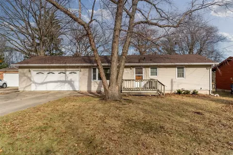 2218 Castle St, Waterloo, IA 50701