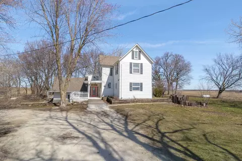 3285 310th St, Sumner, IA 50674
