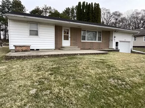 221 Mission St, Strawberry Point, IA 52076