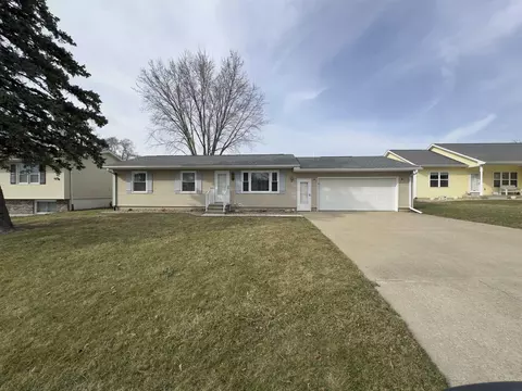 305 Shirley Ave, Elk Run Heights, IA 50707