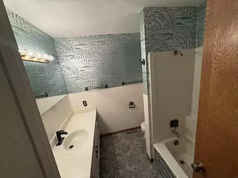 Bath - 416 Elder St, Dike, IA 50624 photo 2 of 4