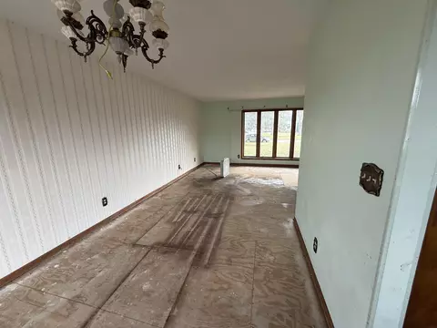 Living - 416 Elder St, Dike, IA 50624 photo 4 of 5