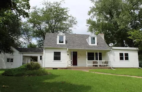 624 North St, Decorah, IA 52101