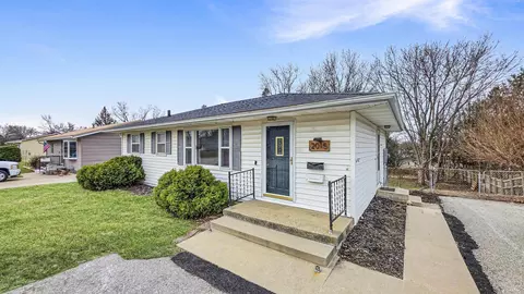 2015 Waterloo Rd, Cedar Falls, IA 50613