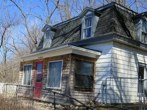 614 Day St, Decorah, IA 52101