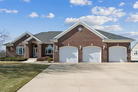 4818 W 4th St, Waterloo, IA 50701