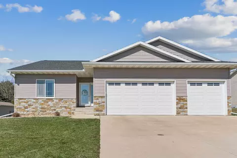 580 W Central St, Raymond, IA 50667