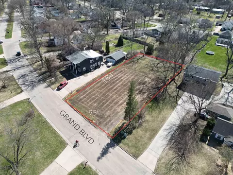 1623 Grand Blvd, Cedar Falls, IA 50613
