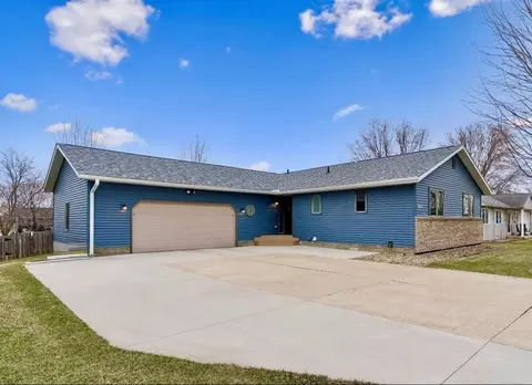 3837 Tami Ter, Waterloo, IA 50701