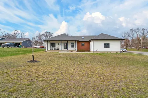 947 W Gilbert Dr, Evansdale, IA 50707