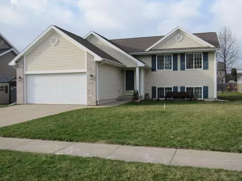 660 Saddleback Rd, Marion, IA 52302