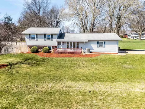 5938 Kimball Ave, Waterloo, IA 50701