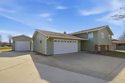 Exterior - 332 Fleur Dr, New Hampton, IA 50659 photo 3 of 7
