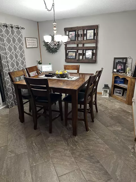 Dining - 332 Fleur Dr, New Hampton, IA 50659 photo 2 of 2