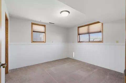 Bedroom - 332 Fleur Dr, New Hampton, IA 50659 photo 4 of 5