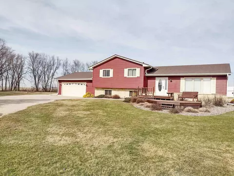 2531 465th St, Stacyville, IA 50476