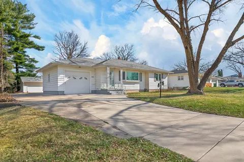 660 Wilshire Ave, Waterloo, IA 50701