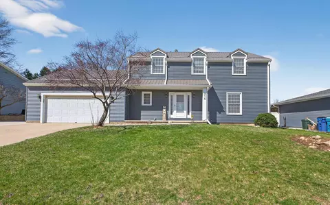 914 Lynda Rd, Waterloo, IA 50701