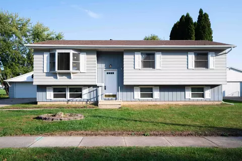 2300 NW 3rd Ave, Waverly, IA 50677