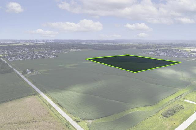 39 69 Acres Ml Center Point Rd, Robins, IA 52328