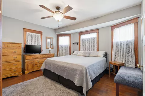 Bedroom - 217 1st Ave SE, Hampton, IA 50441 photo 2 of 4