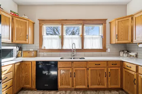 Kitchen - 217 1st Ave SE, Hampton, IA 50441 photo 2 of 4