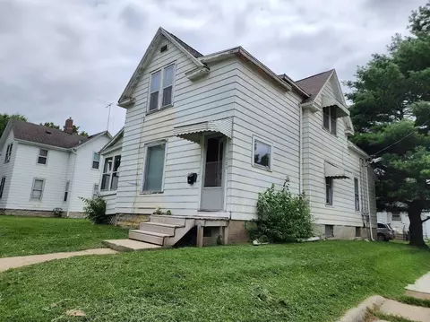 102 South St, Waterloo, IA 50701