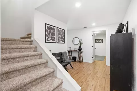 Entry Way - 1005 Eileen Ct, Decorah, IA 52101 photo 4 of 6