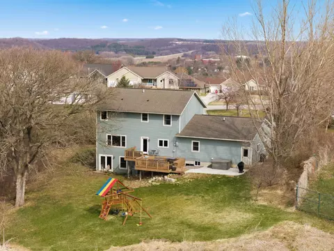View/Area - 1005 Eileen Ct, Decorah, IA 52101 photo 2 of 5
