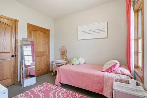 Bedroom - 1005 Eileen Ct, Decorah, IA 52101 photo 1 of 5