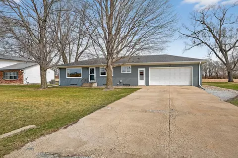 5839 Foulk Rd, Waterloo, IA 50702