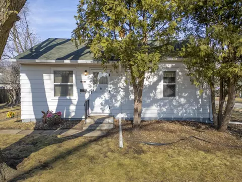 1551 Cornwall Ave, Waterloo, IA 50702