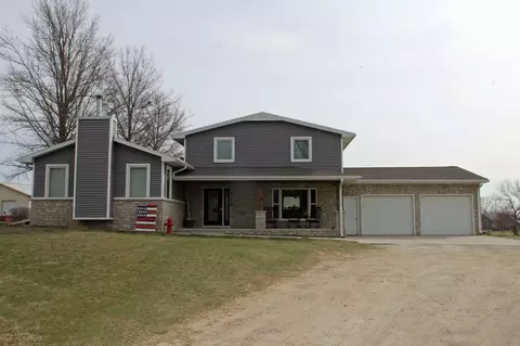 7100 N Union Rd, Cedar Falls, IA 50613