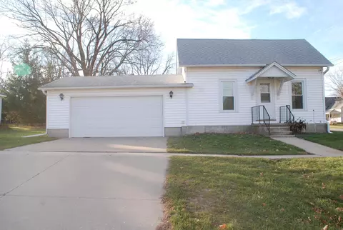 300 Alexander St, Fayette, IA 52142