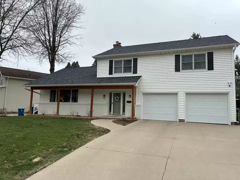 141 Windsor Dr, Waterloo, IA 50701