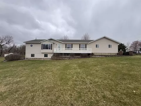 60 SW Logan St, Waukon, IA 52172