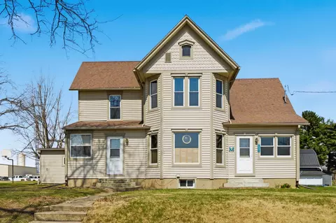 908 Switch St, Elgin, IA 52141