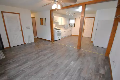 Living - 712 Maxwell St, Waterloo, IA 50701 photo 4 of 4