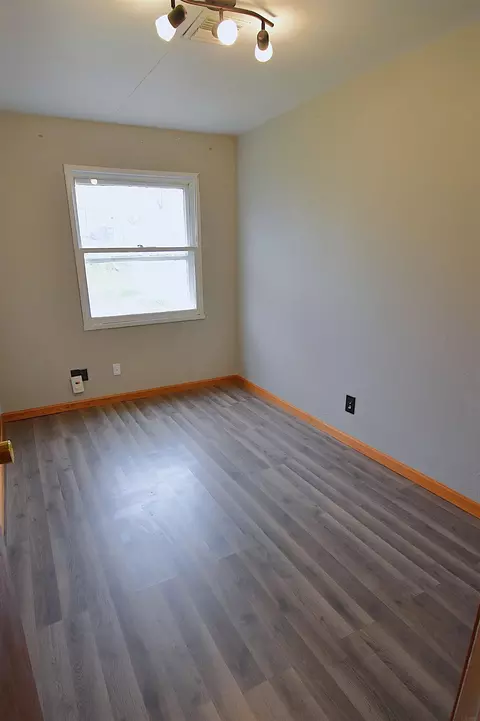 Bedroom - 712 Maxwell St, Waterloo, IA 50701 photo 1 of 3