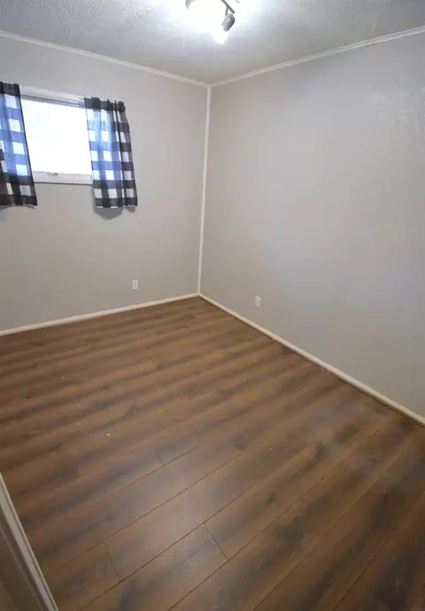 Bedroom - 712 Maxwell St, Waterloo, IA 50701 photo 3 of 3
